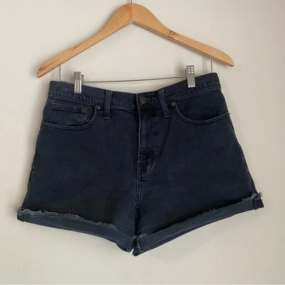 Madewell High-Rise Denim Shorts in Lunar Wash - Picture 6 of 12